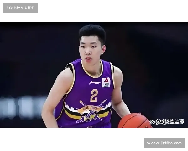 中国男篮第三节缩小分差，廖三宁表现活跃